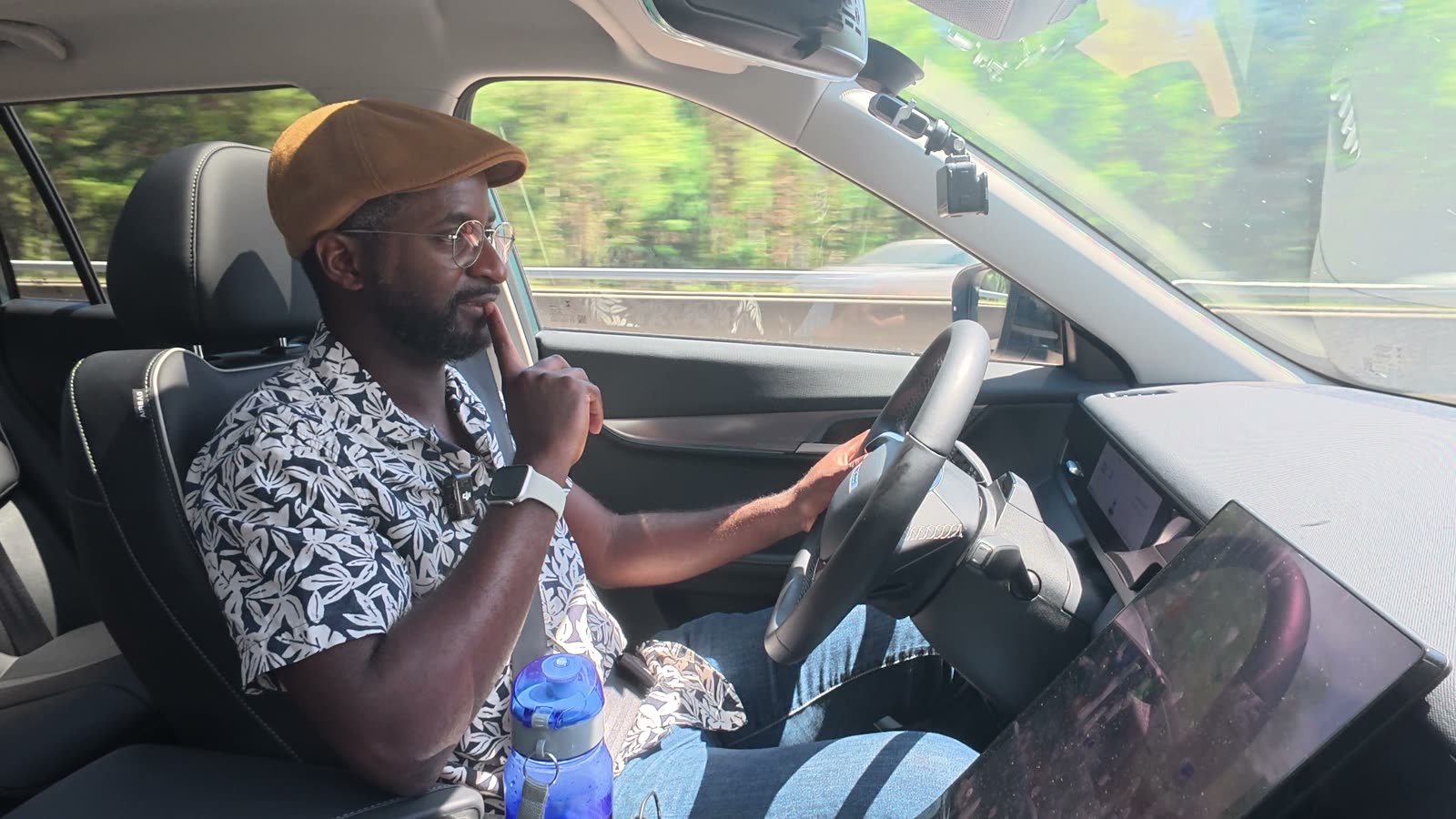 Au volant du Jaecoo 5 hybride sur autoroute